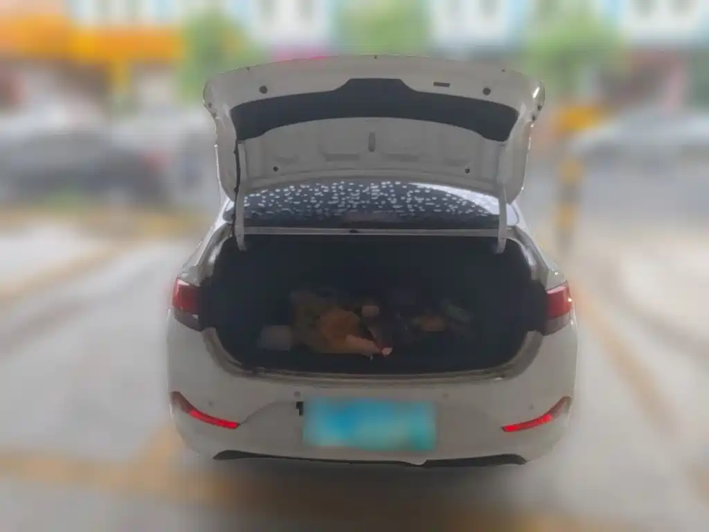 Hyundai Elantra — миниатюра 10