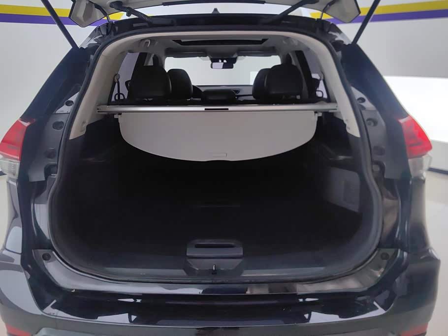 Nissan X-Trail 2.0 л 2021 г. Чёрный, пробег 22799 км