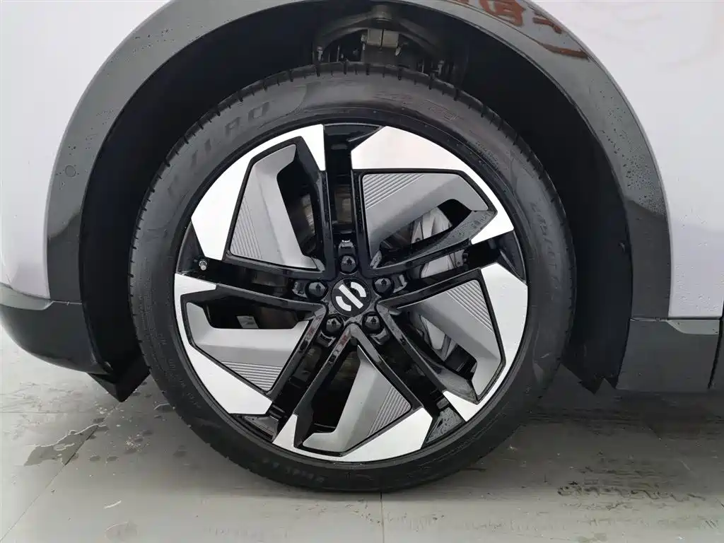 HiPhi GAO HE HIPHI Y