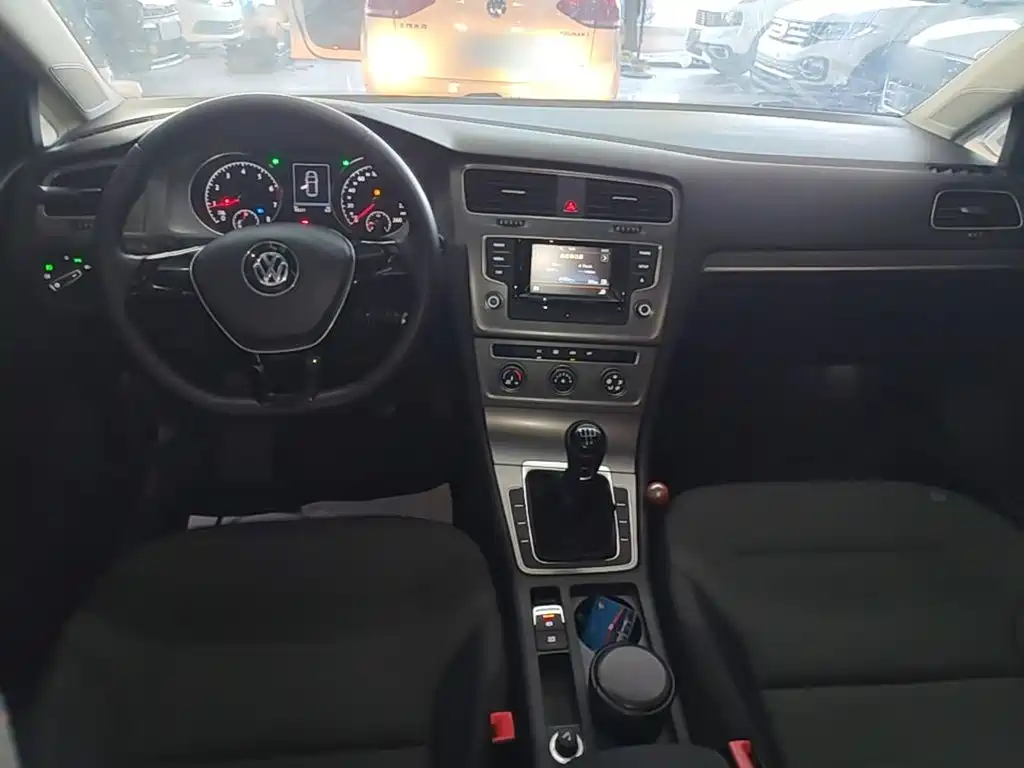 Volkswagen Golf — миниатюра 10