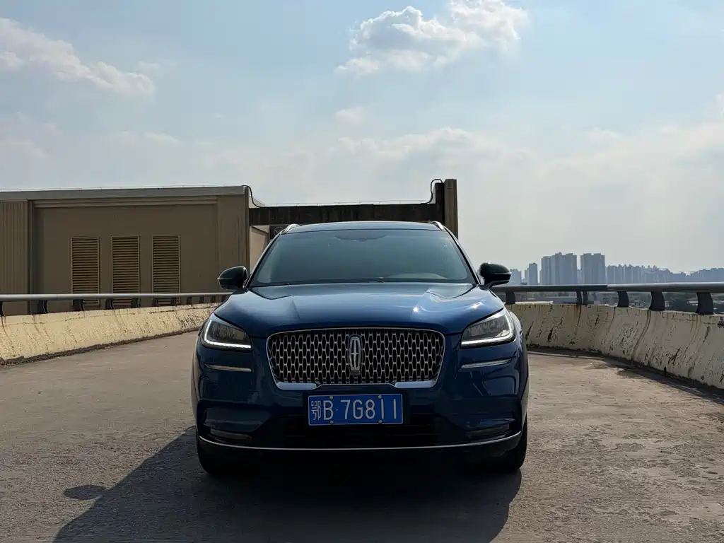 Lincoln Corsair — миниатюра 2