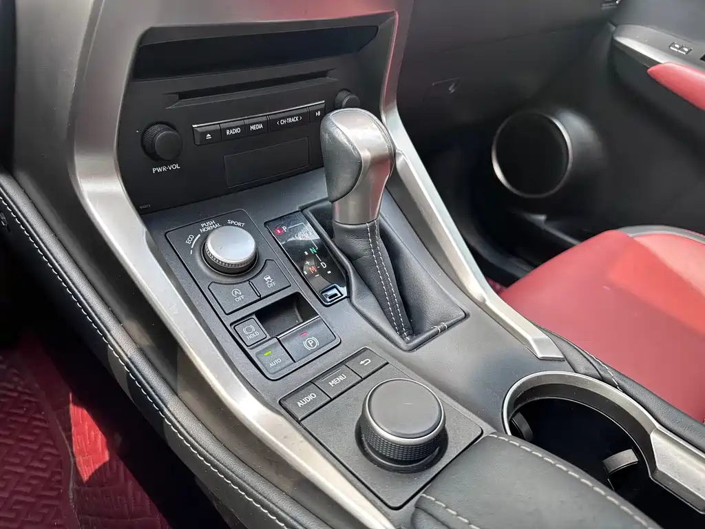 Lexus NX — миниатюра 13