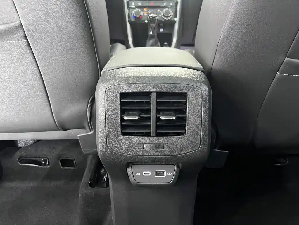 Volkswagen T-Cross — миниатюра 14