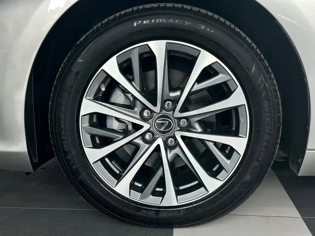 Lexus ES — миниатюра 19