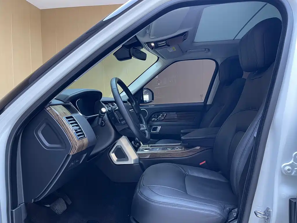 Land Rover Range Rover — миниатюра 4