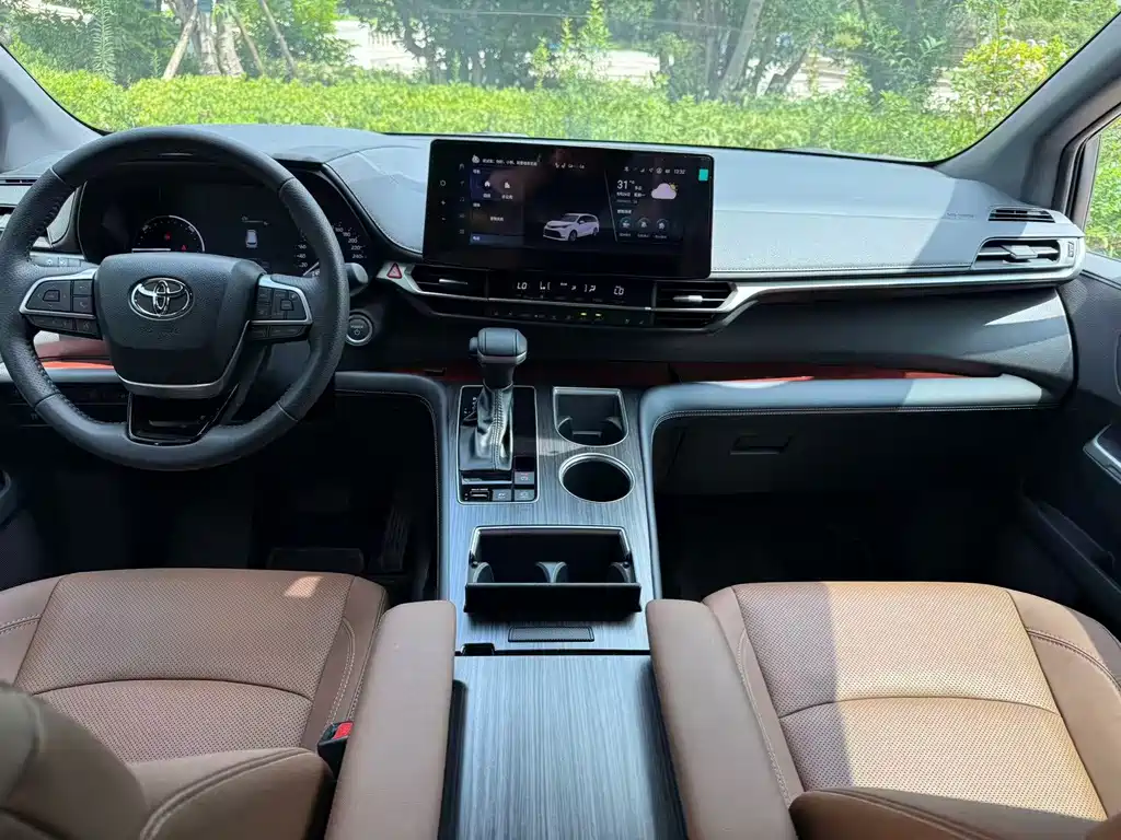 Toyota Sienna — миниатюра 5
