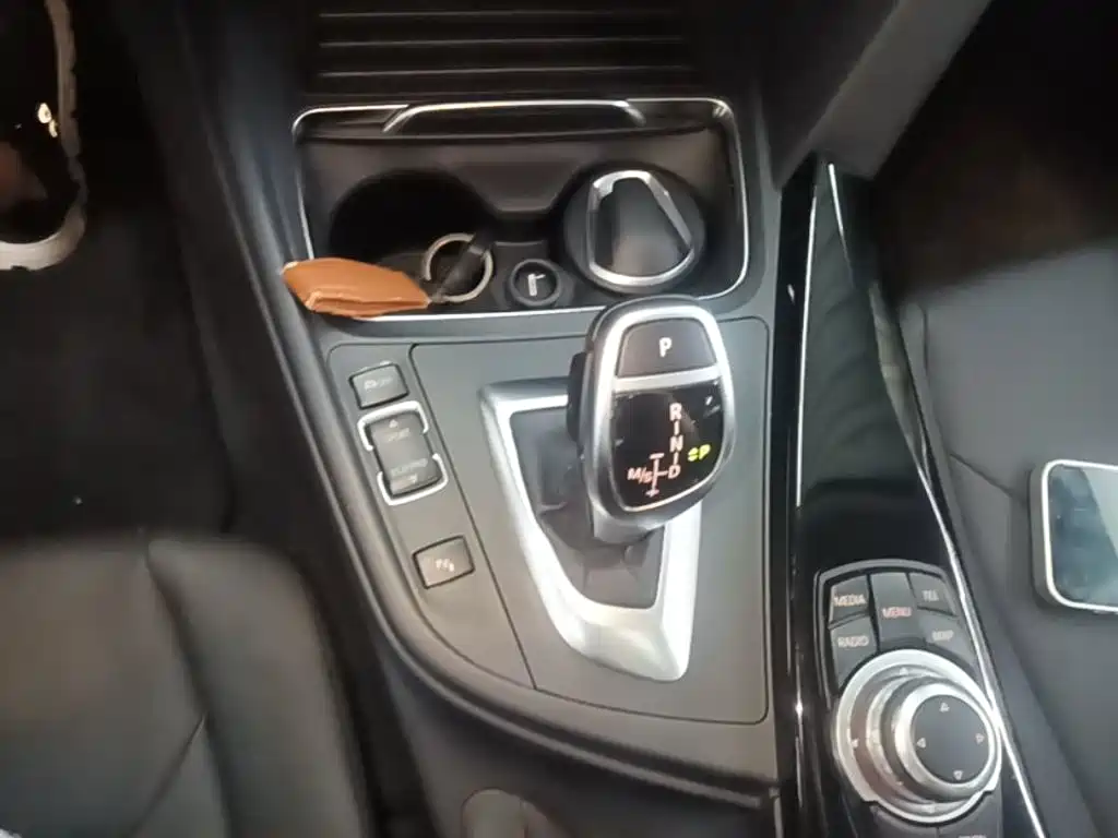 BMW 3 Series — миниатюра 14