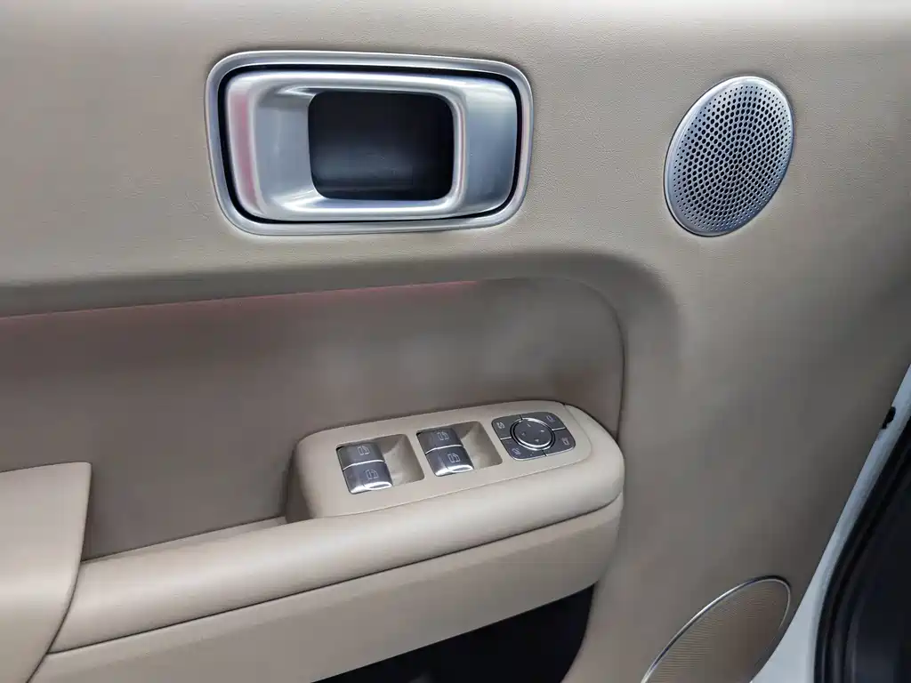 Li Auto Li L8 — миниатюра 12