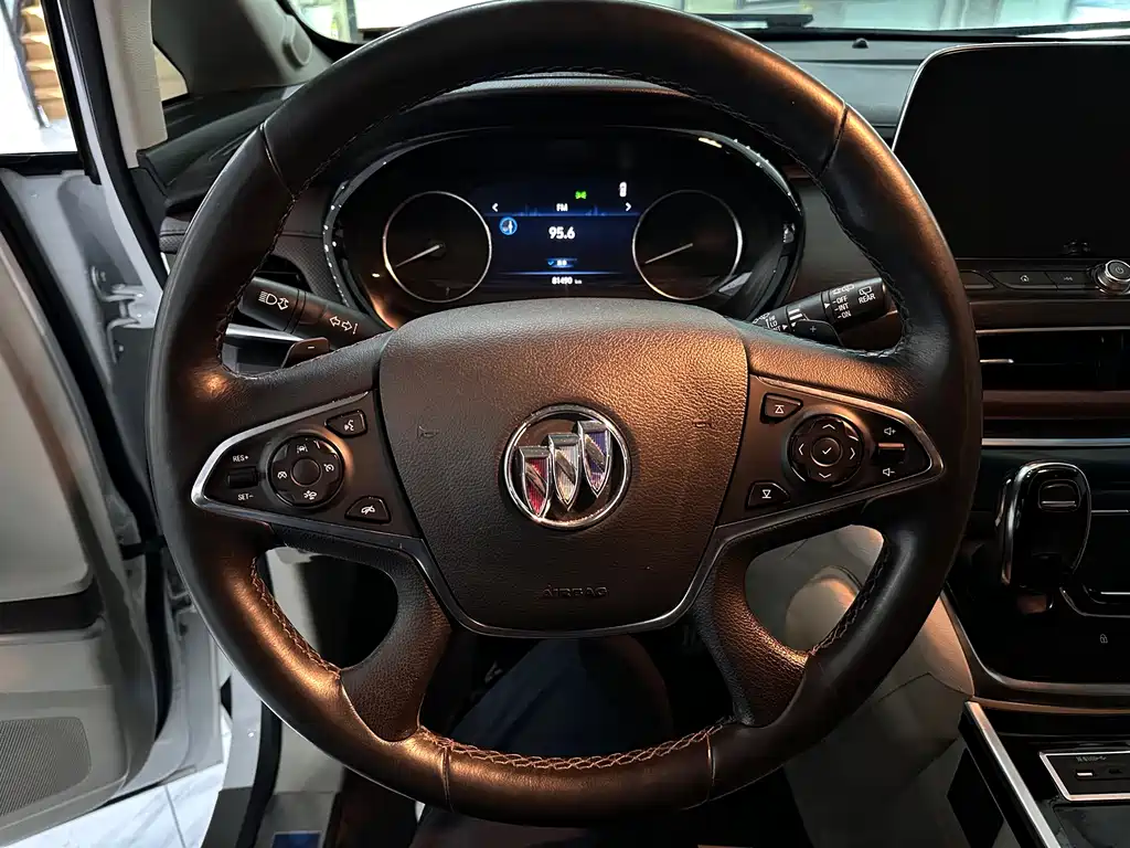 Buick GL8 — миниатюра 7