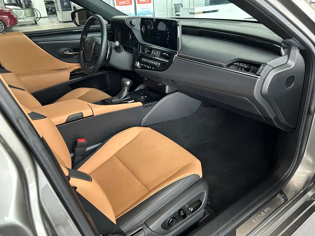 Lexus ES — миниатюра 9