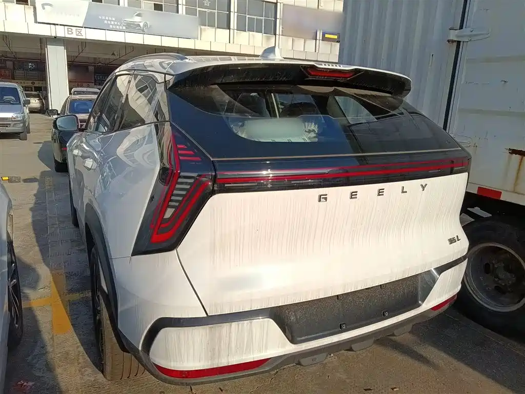 Geely Boyue L L 2025 1.5TD DCT