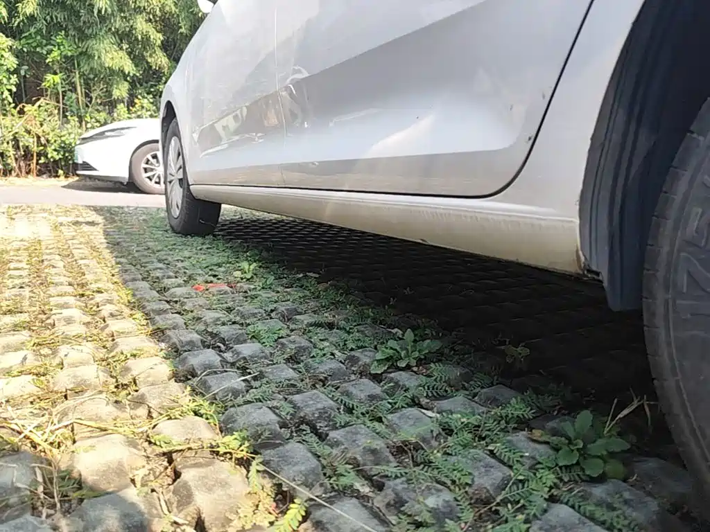 Volkswagen Santana — миниатюра 22
