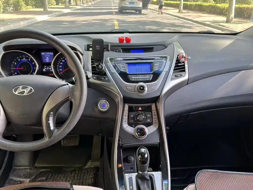 Hyundai Elantra Langdong — миниатюра 9