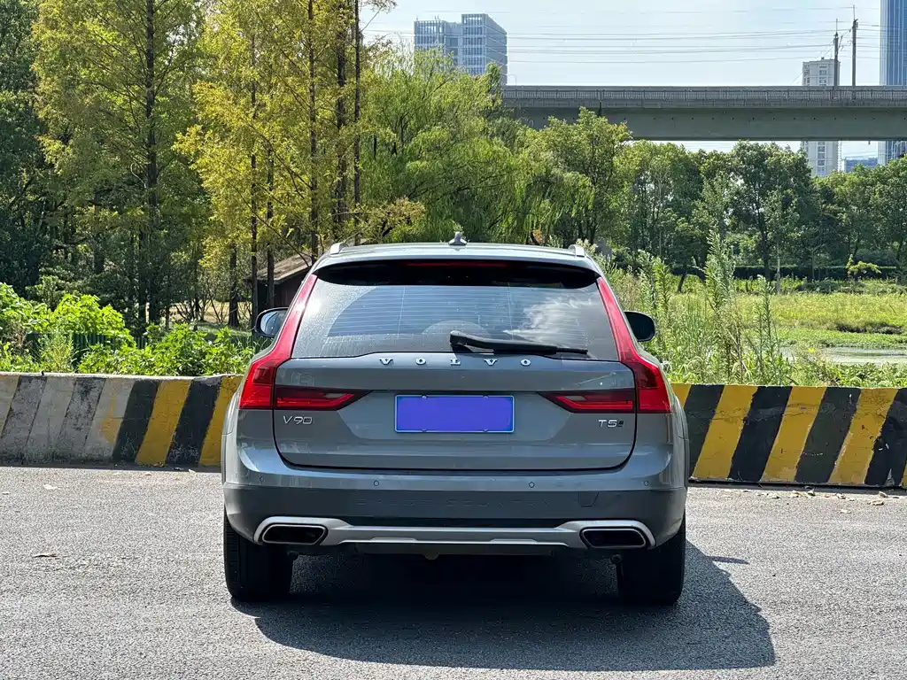 Volvo V90 — миниатюра 6