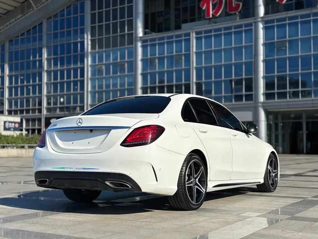 Mercedes-Benz C-Class — миниатюра 7