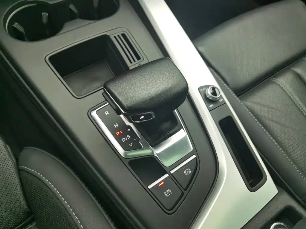 Audi A4L — миниатюра 13
