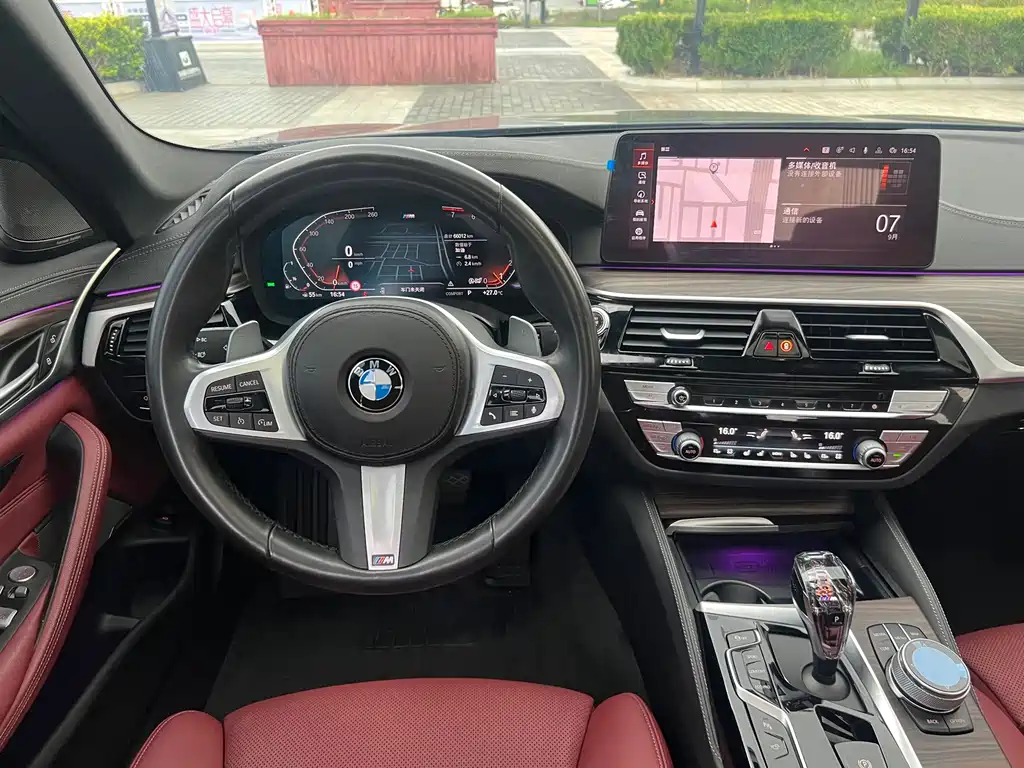 BMW 5 Series — миниатюра 8