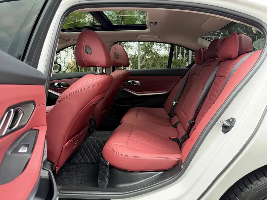 BMW 3 Series — миниатюра 8