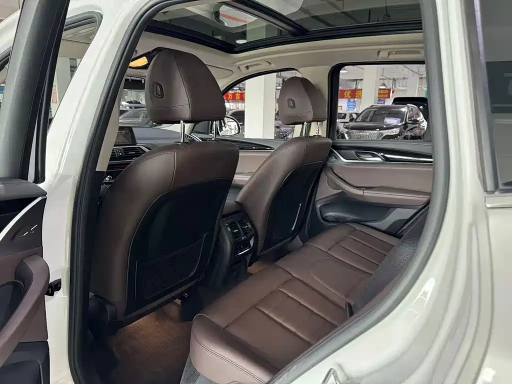 BMW X3 — миниатюра 8