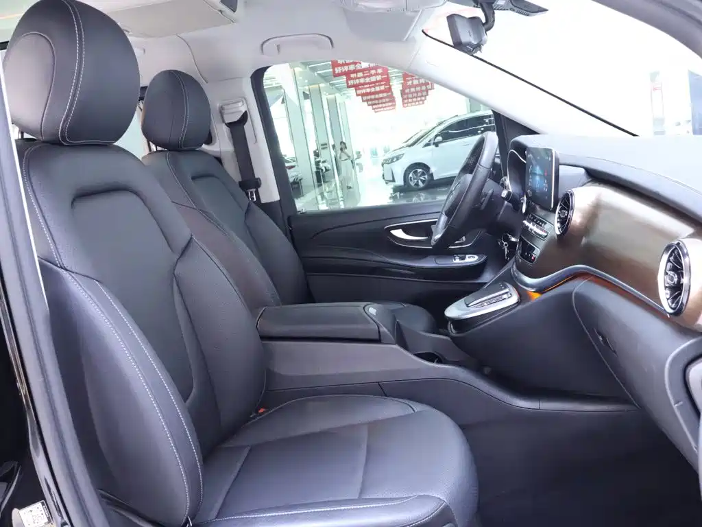 Mercedes-Benz V-Class — миниатюра 21