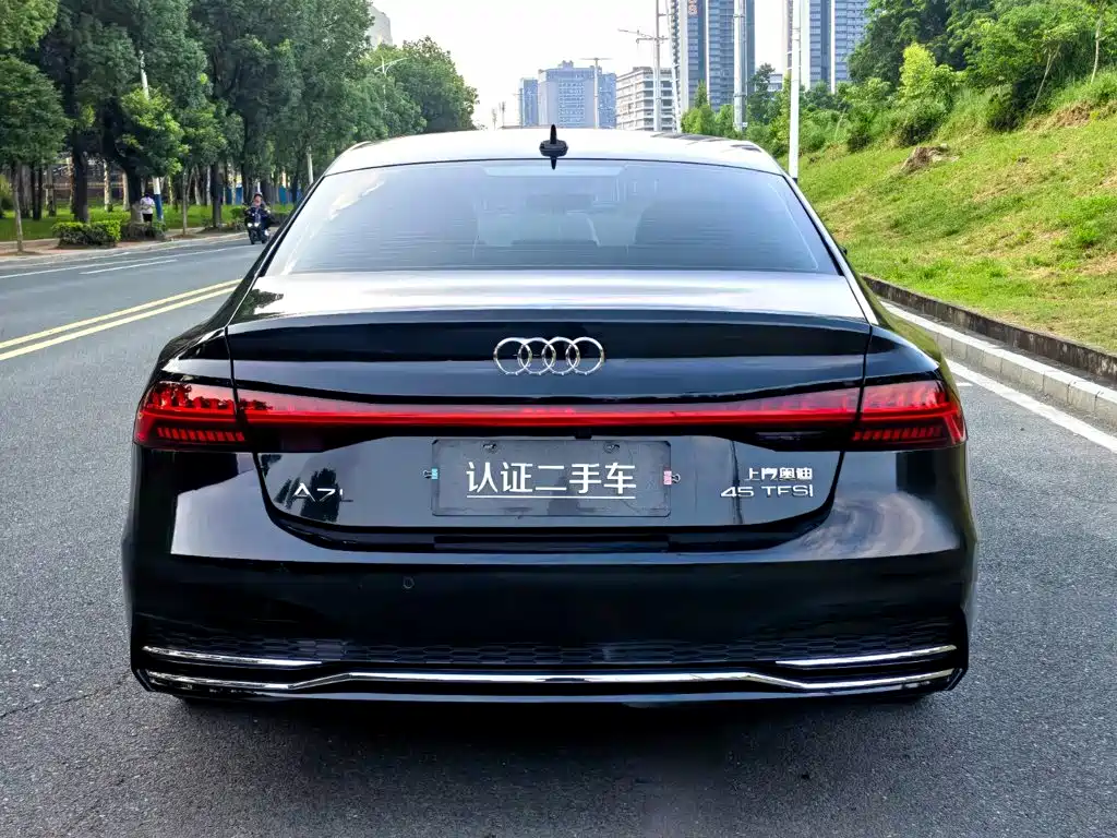 Audi A7L — миниатюра 6