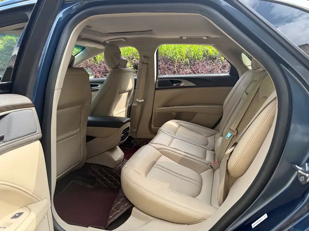 Lincoln MKZ — миниатюра 5