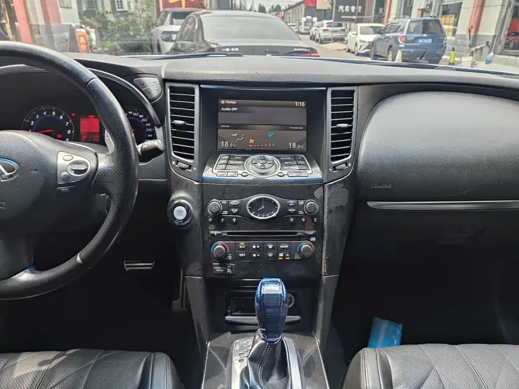 Infiniti FX — миниатюра 13