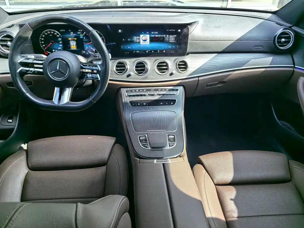Mercedes-Benz E-Class — миниатюра 8
