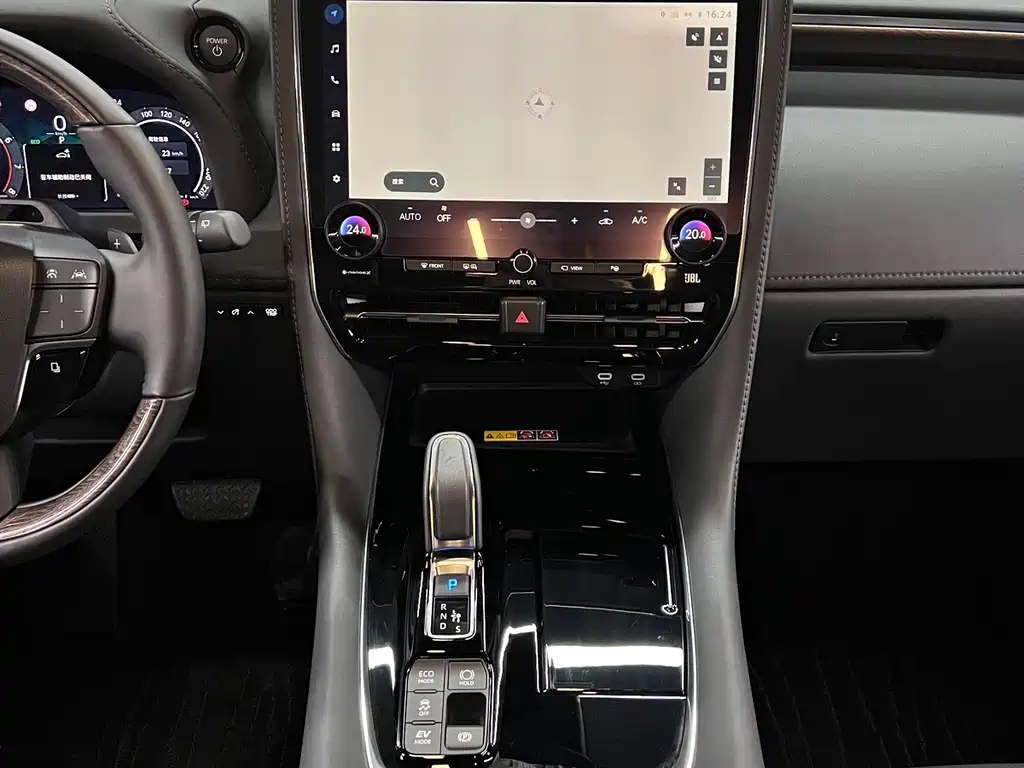 Toyota Alphard — миниатюра 18