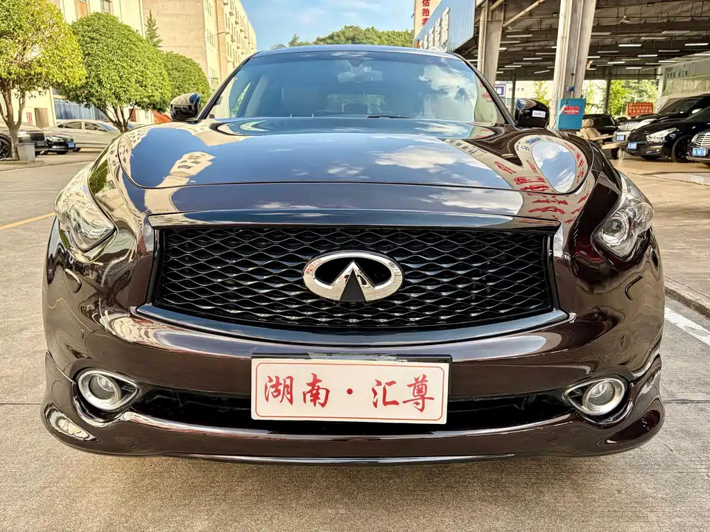 Infiniti QX70 — миниатюра 2