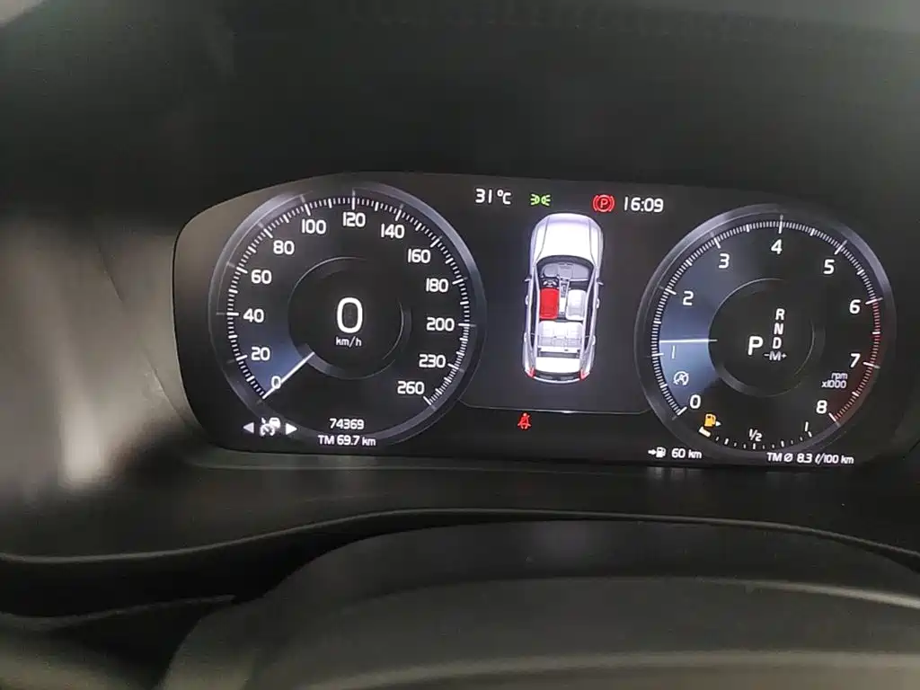 Volvo XC40 — миниатюра 12