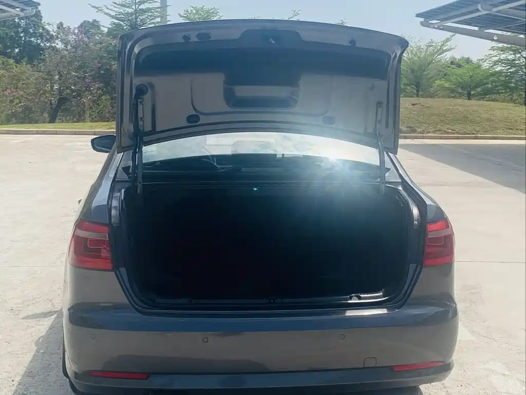 Volkswagen Lavida 2013 1.4TSI DSG Comfort