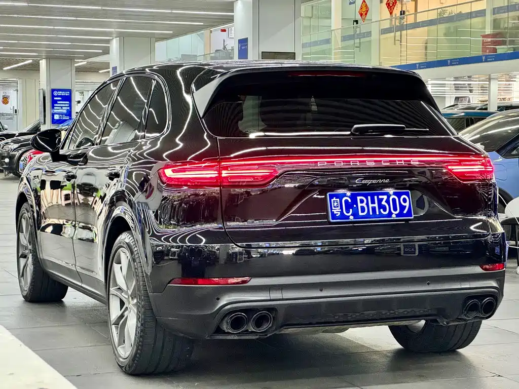 Porsche Cayenne — миниатюра 15
