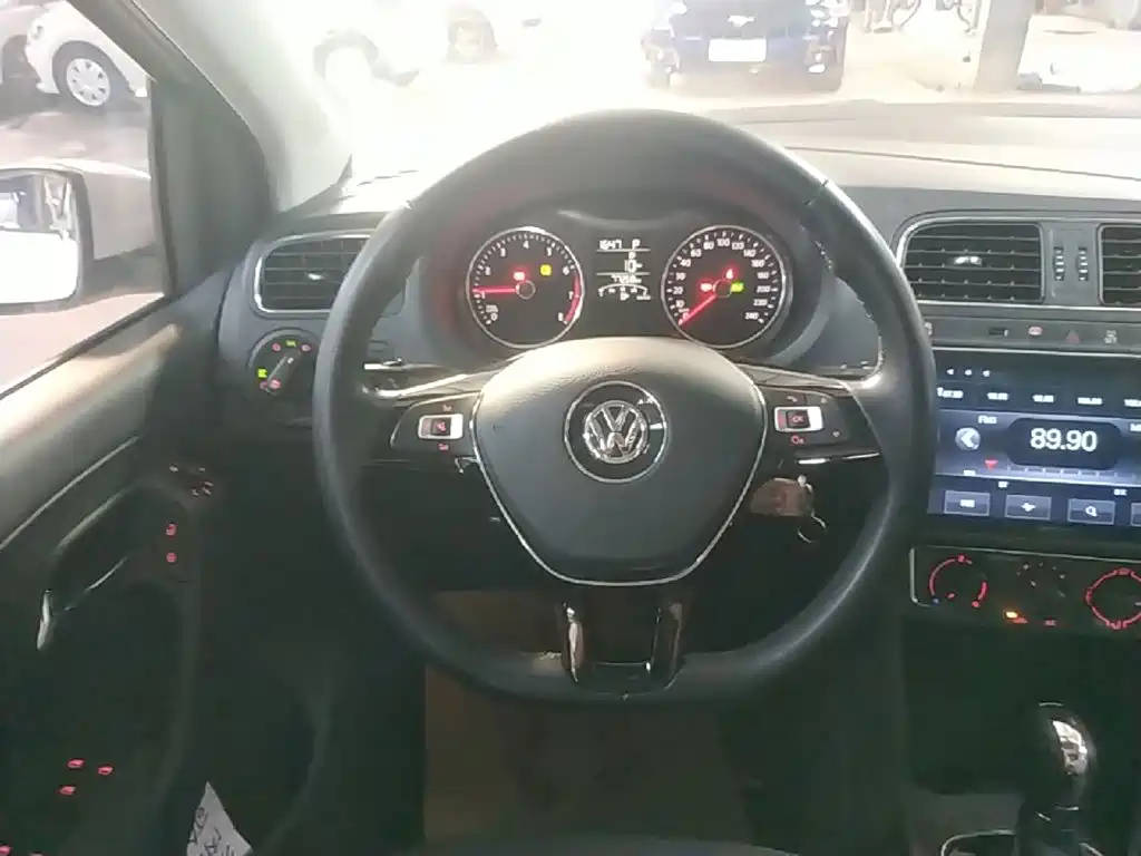 Volkswagen Polo — миниатюра 11