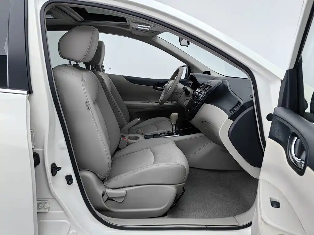 Nissan Tiida — миниатюра 23