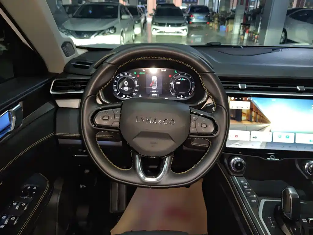 Lynk & Co 01 — миниатюра 7