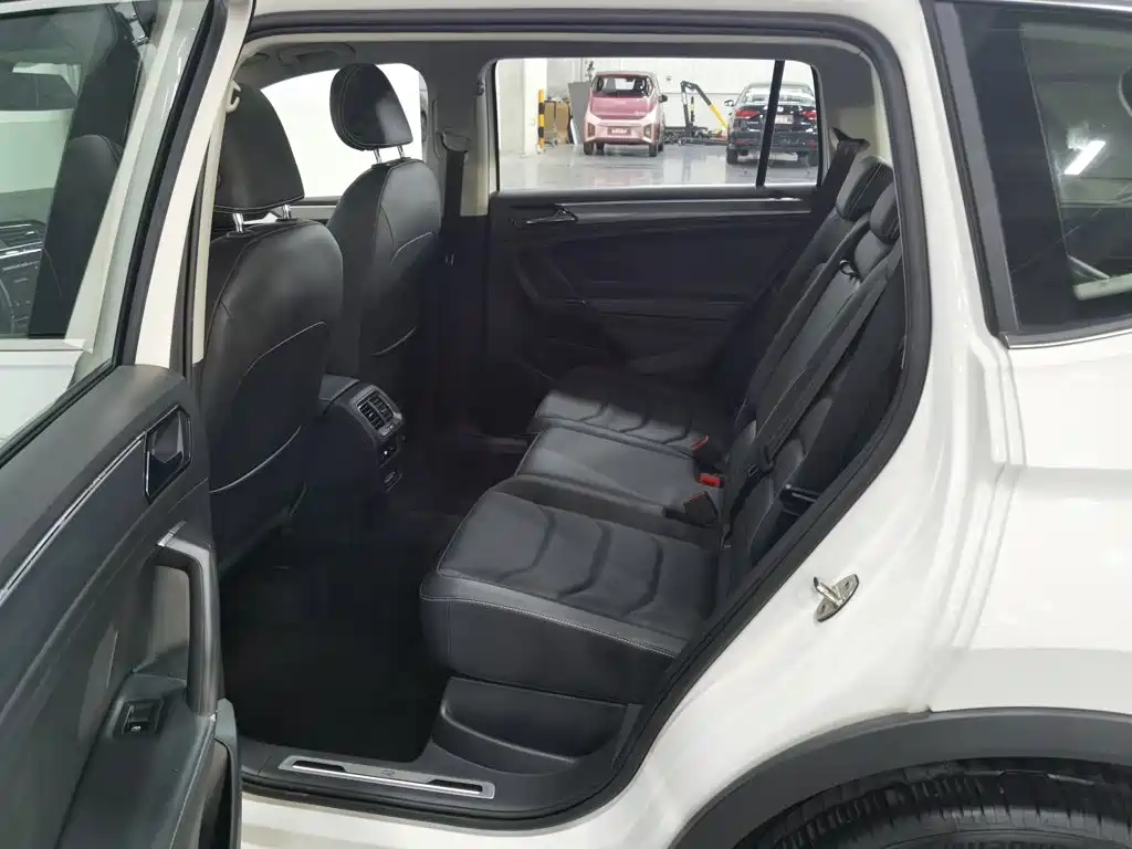 Volkswagen Tiguan L — миниатюра 15