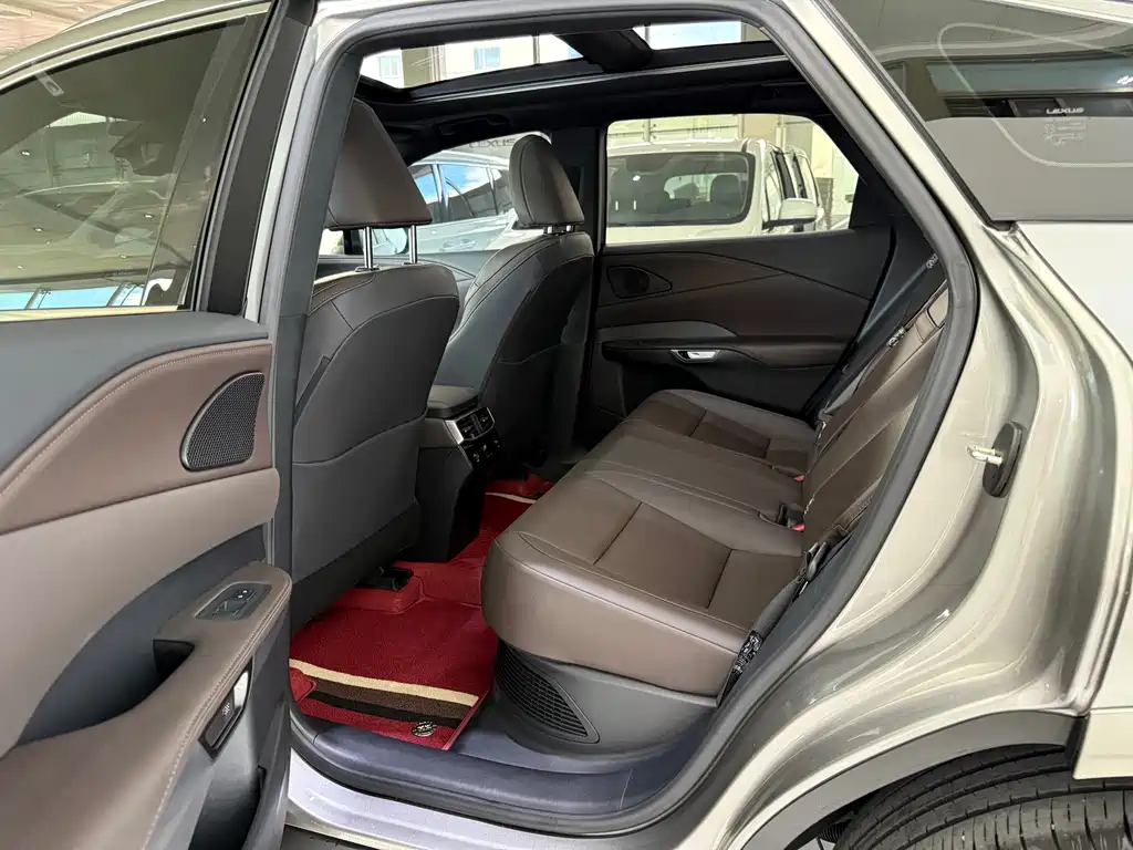 Lexus RX — миниатюра 7