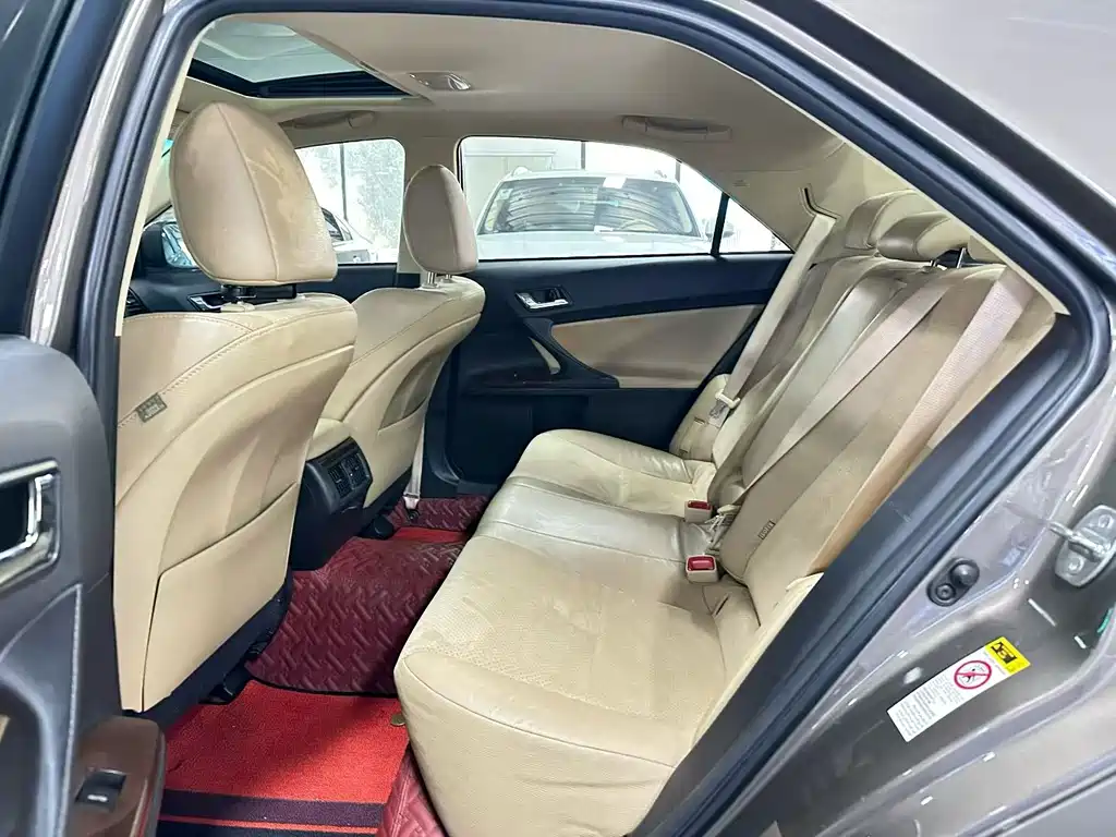 Toyota Reiz — миниатюра 7