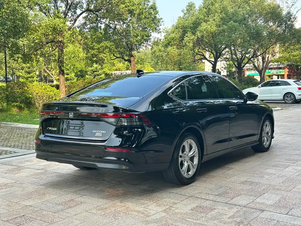 Honda Accord — миниатюра 7