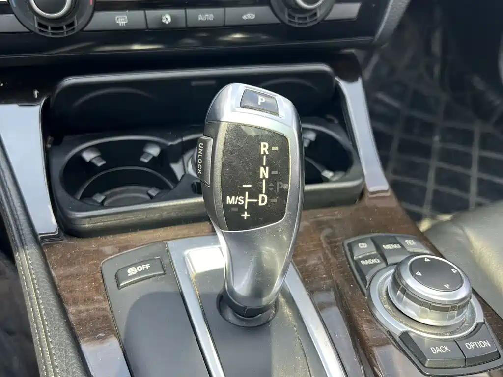 BMW 5 Series — миниатюра 18