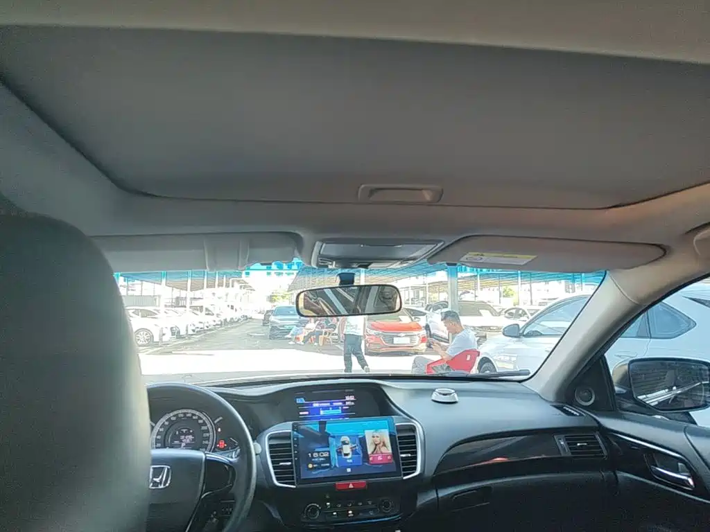 Honda Accord — миниатюра 18