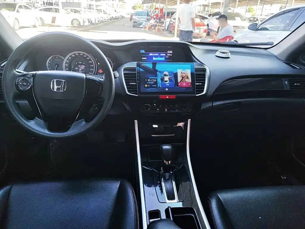 Honda Accord — миниатюра 10