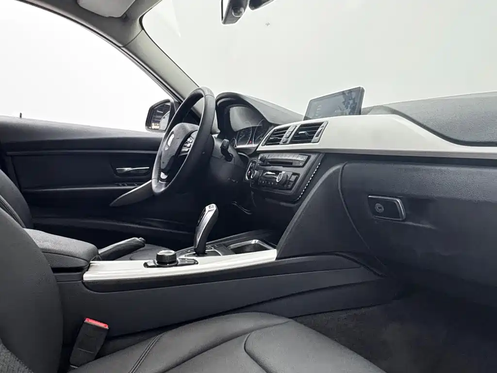 BMW 3 Series — миниатюра 6