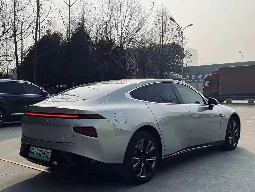 XPeng P7 — миниатюра 9