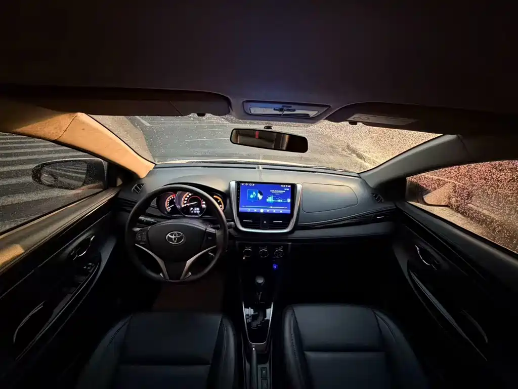 Toyota Yaris L — миниатюра 7
