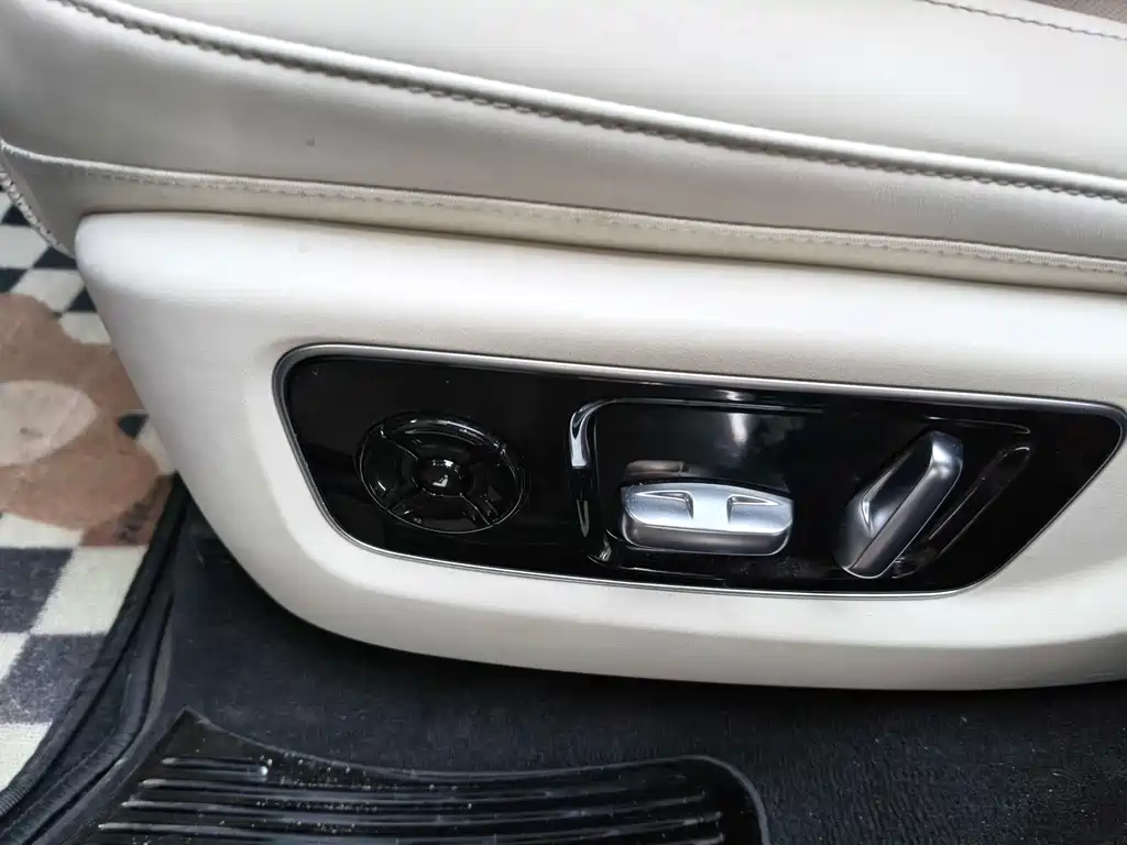 Li Auto Li L8 — миниатюра 8