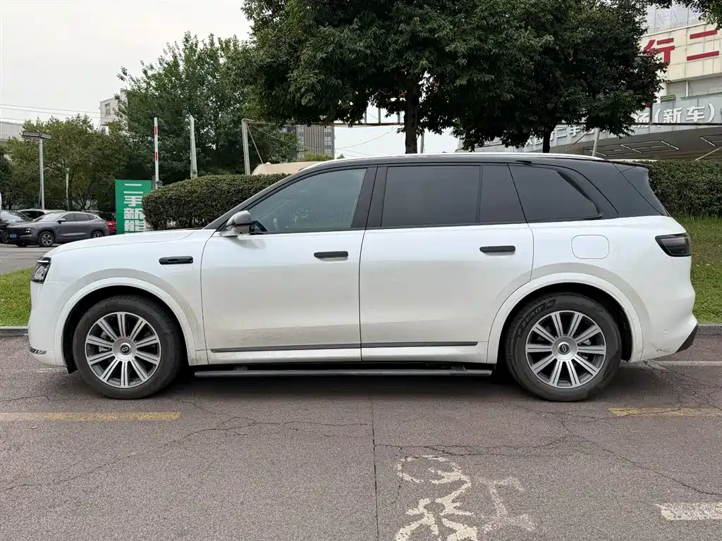 Aito M8 2025 Max+ 53.4kWh 6 мест (192 )