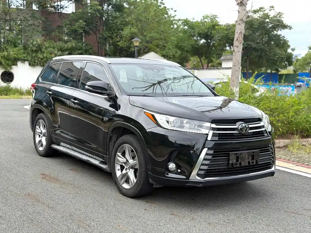 Toyota Highlander 2018 2.0T Luxury 7 мест V