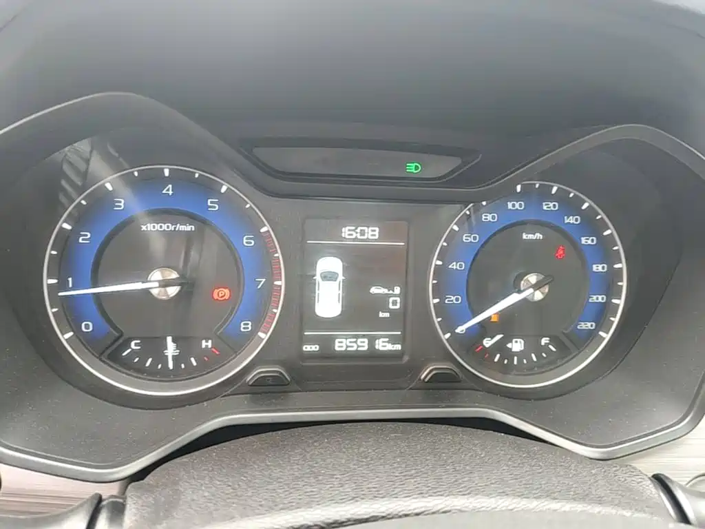 Geely Vision X3 — миниатюра 12